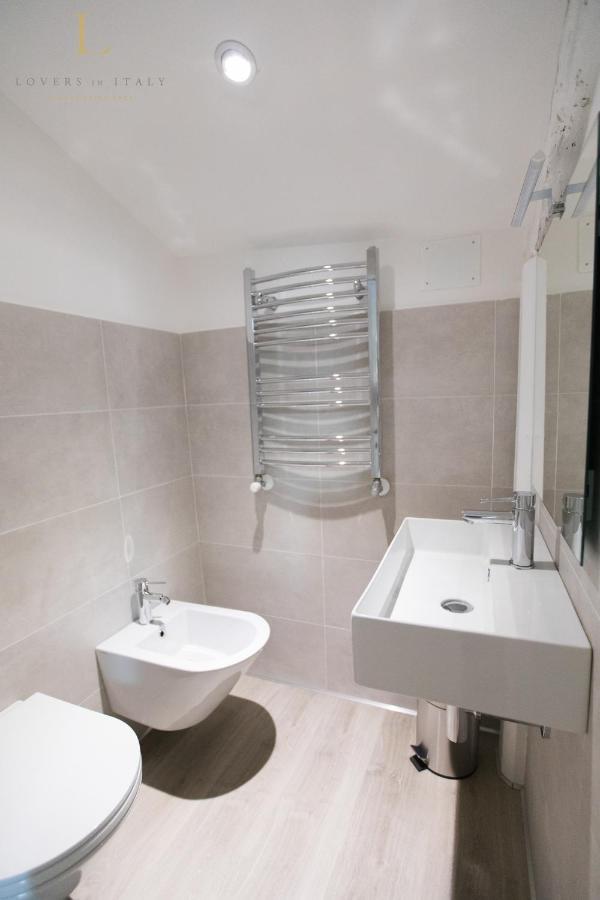 Loversinitaly Romantic Apartments - Altana And Jacuzzi Βενετία Εξωτερικό φωτογραφία